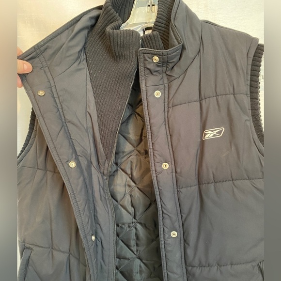 Reebok Black Sleeveless Solid Sport Vest Ladies  Med - Picture 7 of 10